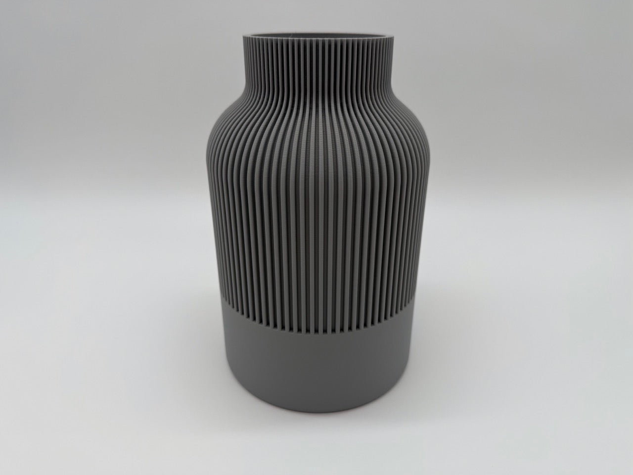 Vase with Elegant Design – Stylish and Durable - Premium Quality